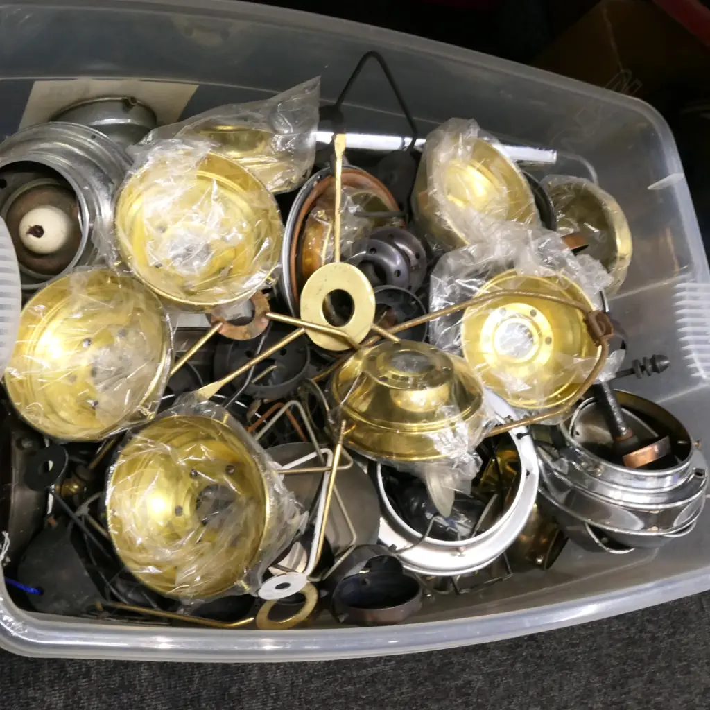 BOX LOT ASST VINTAGE LIGHTING ATTACHMENTS Image 1++