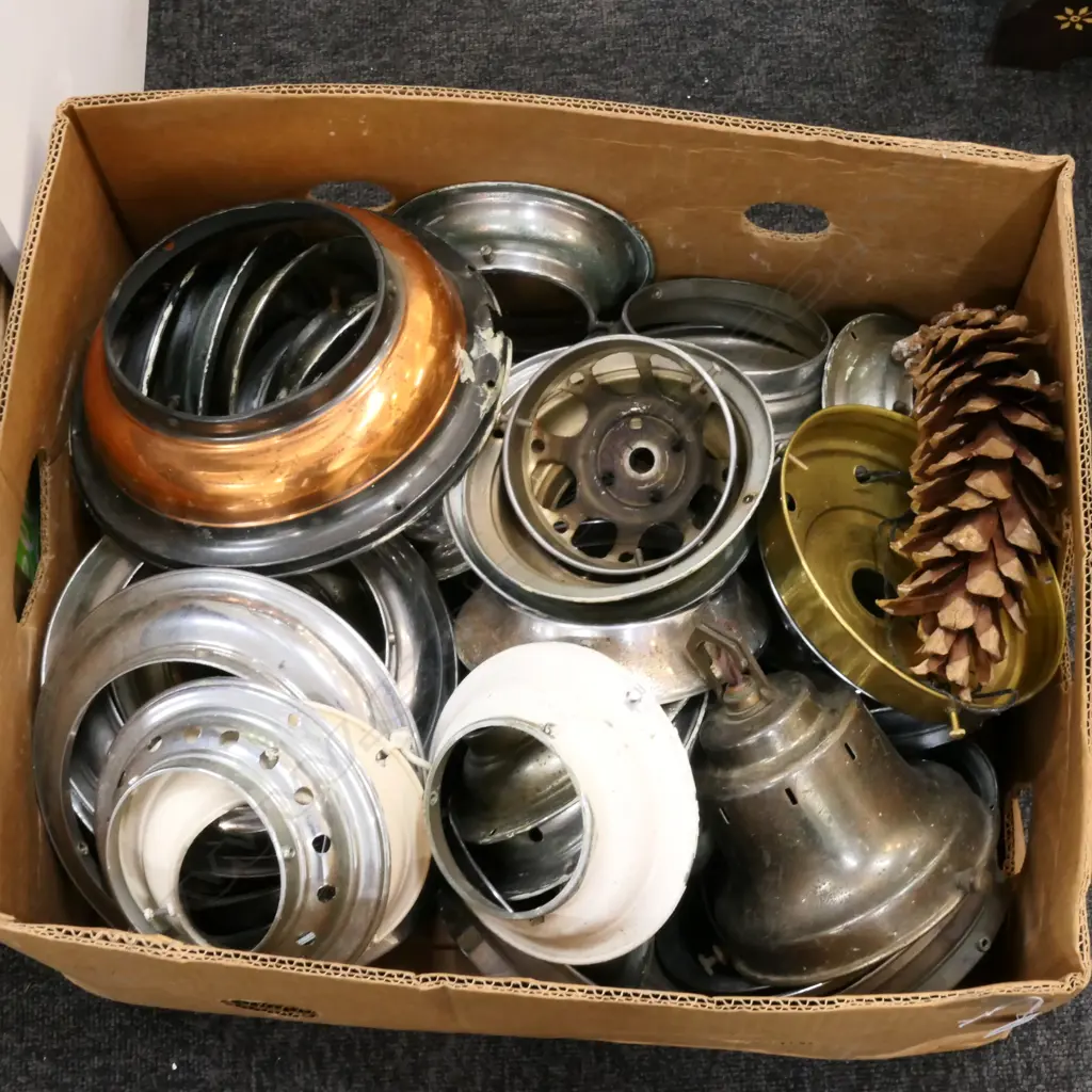 BOX LOT VINTAGE LIGHT FITTING ATTACHMENTS Image 1++