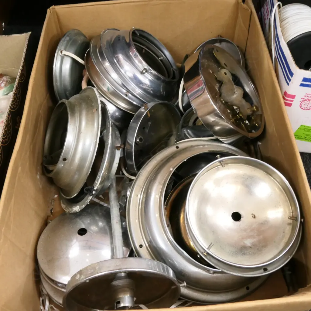 LOT ASST CHROME LIGHT FITTINGS Image 1++
