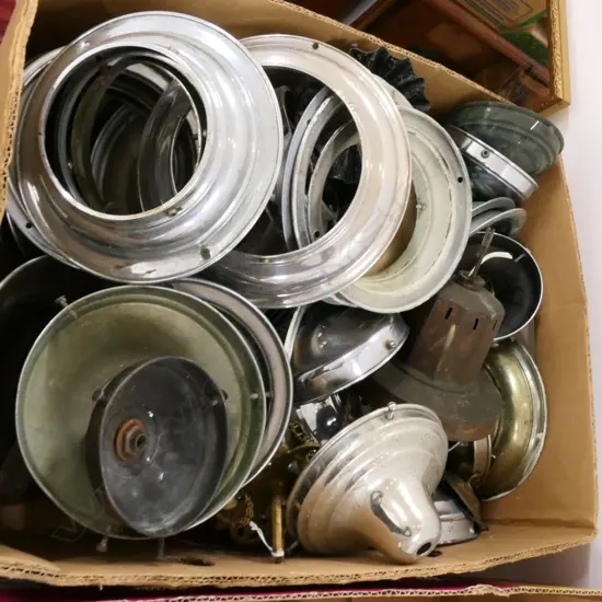 BOX LOT VINTAGE LIGHT FITTING ATTACHMENTS
