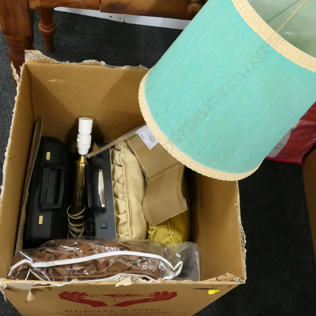 ASST LOT TYPEWRITERS/LAMP/CUSHIONS ETC Image 1++