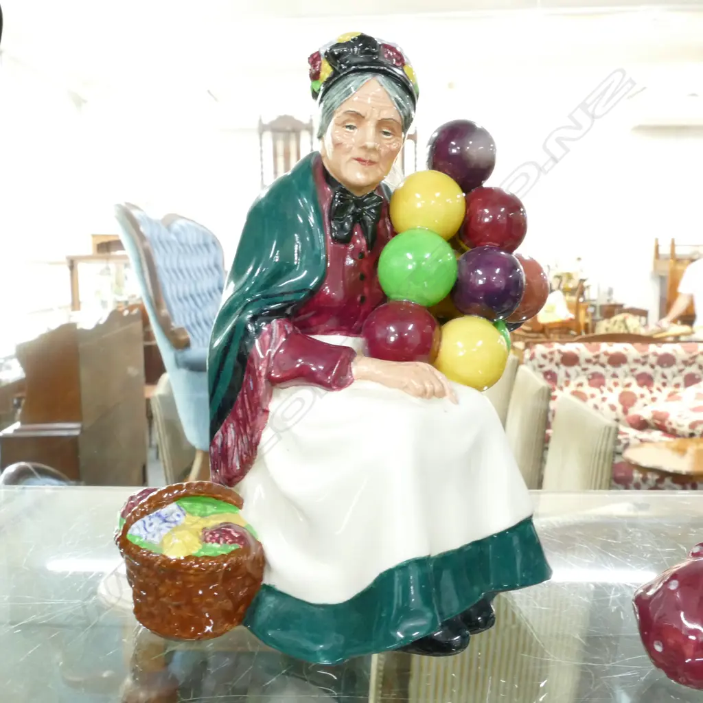 ROYAL DOULTON FIGURE THE OLD BALLOON SELLER HN1316 H.180MM 18130 Image 1++