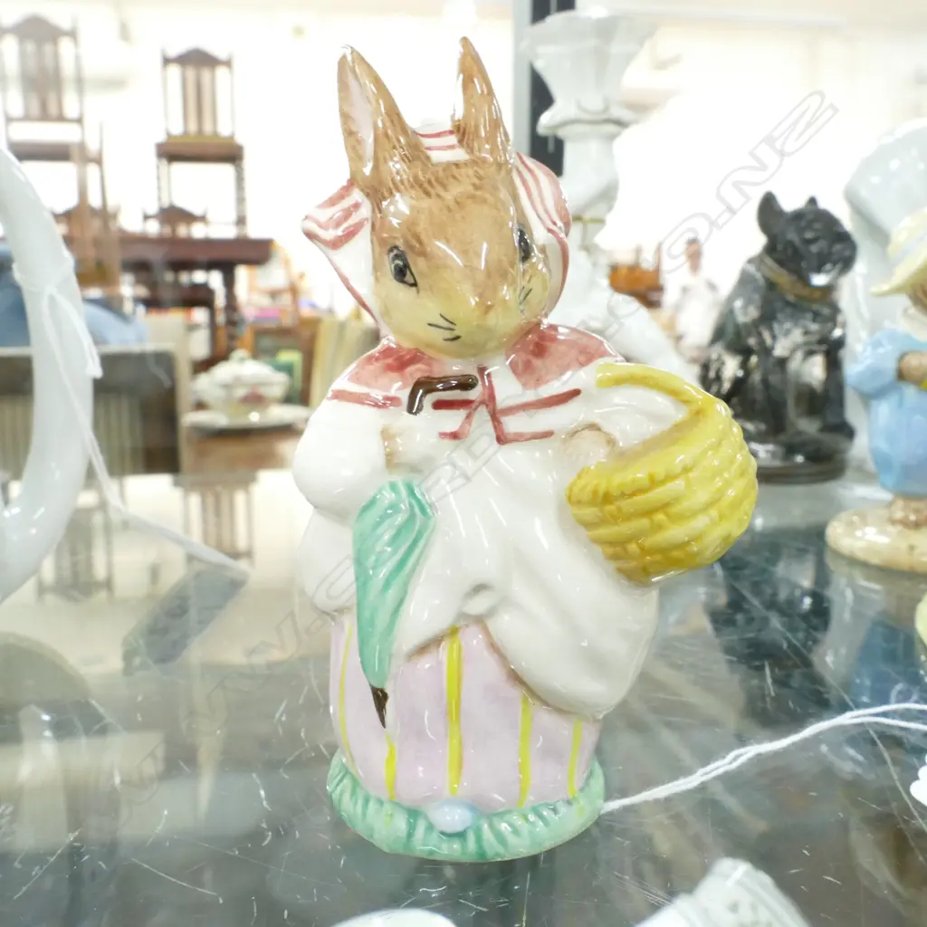 BESWICK BEATRIX POTTER FIGURE MRS RABBIT Image 1++