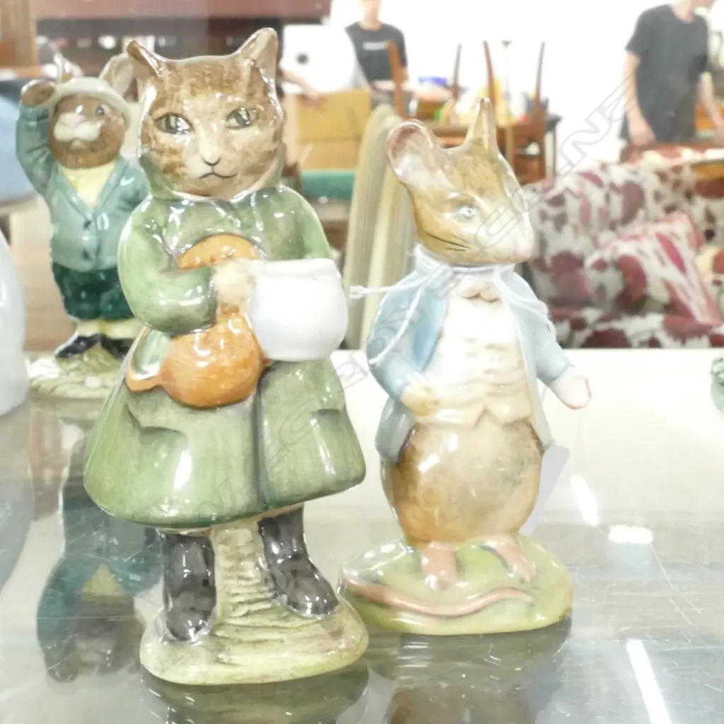 2 BESWICK BEATRIX POTTER FIGURINES; JOHNNY TOWN MOUSE & SIMPKIN Image 1++