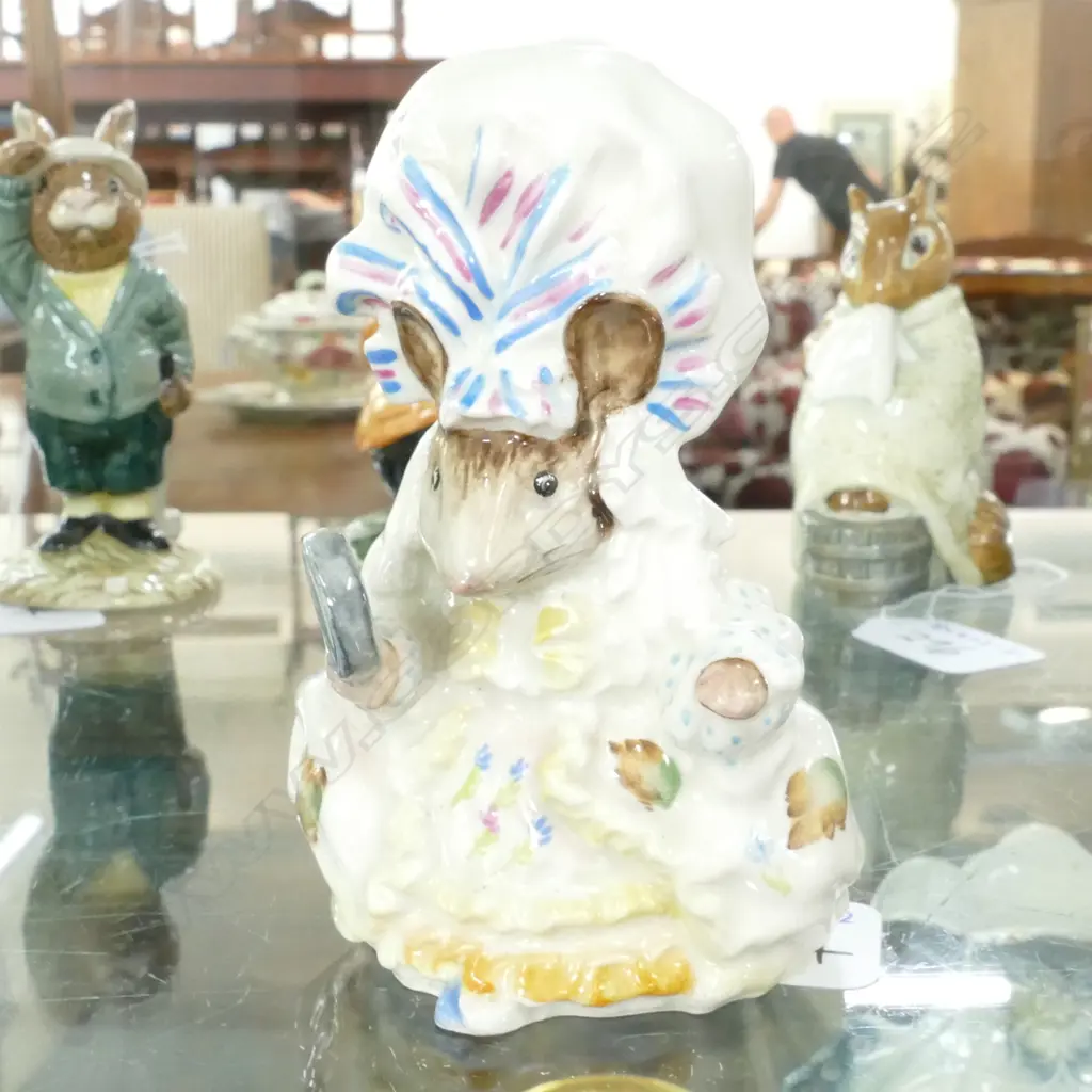 BESWICK BEATRIX POTTER FIGURE LADY MOUSE Image 1++