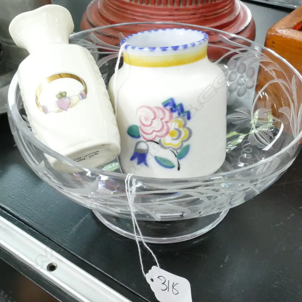 POOLE VASE IRISH VASE STUART CRYSTAL BOWL Image 1++
