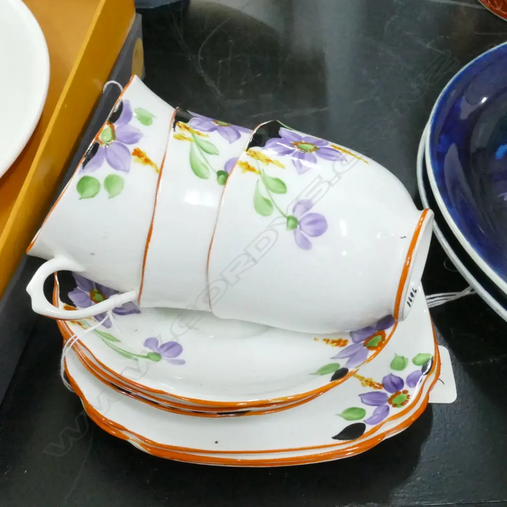 3 ROYAL ALBERT TRIOS Image 1++