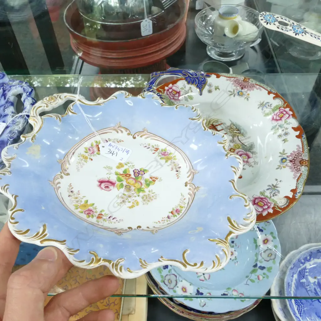 2 VICTORIAN LEAF PLATES RIDGWAY ETC Image 1++