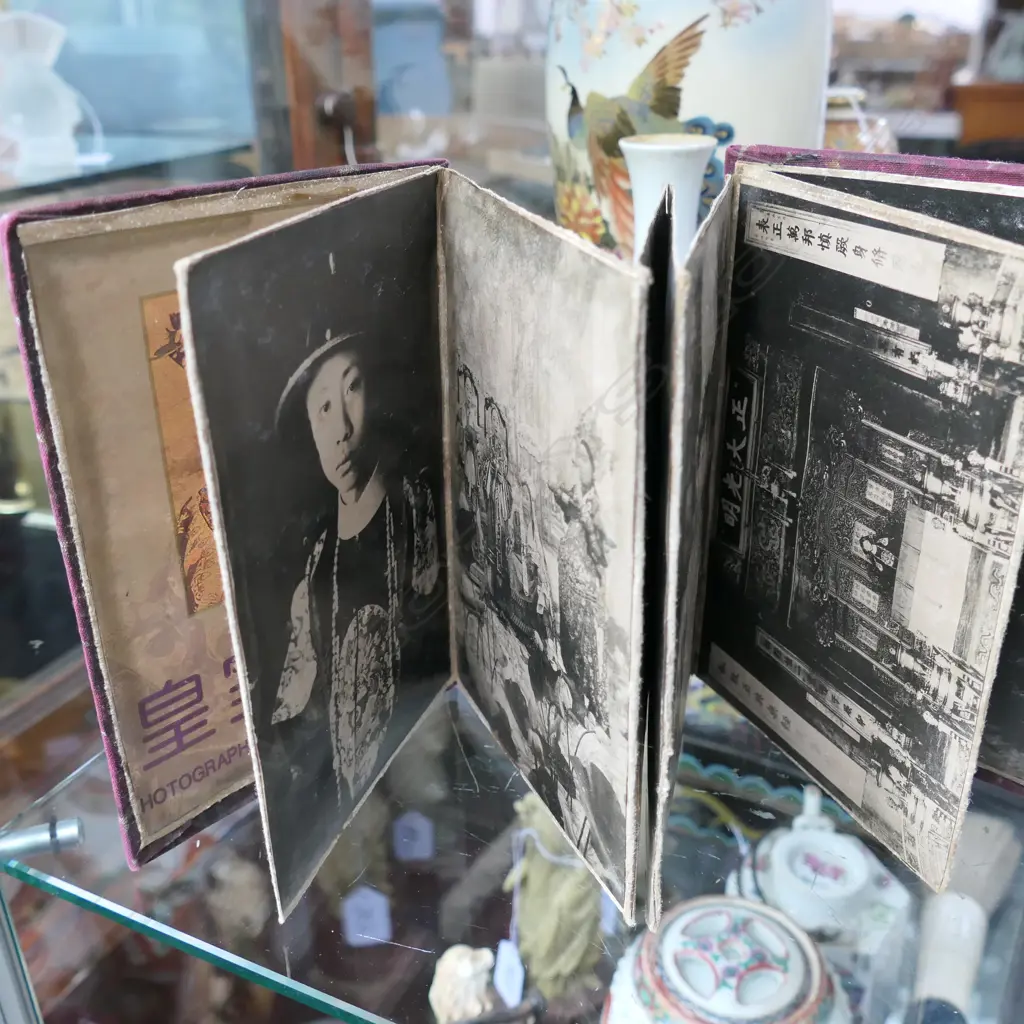 PHOTOGRAPH ALBUM OF THE IMPERIAL FAMILY, 160X110MM, 9 PHOTOS Image 1++