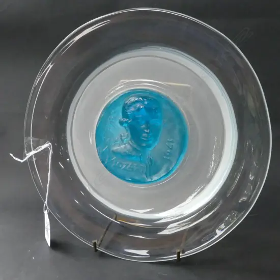 LIMITED EDITION FRENCH ‘DAUM’ GLASS COMMEMORATIVE MOZART PLATE