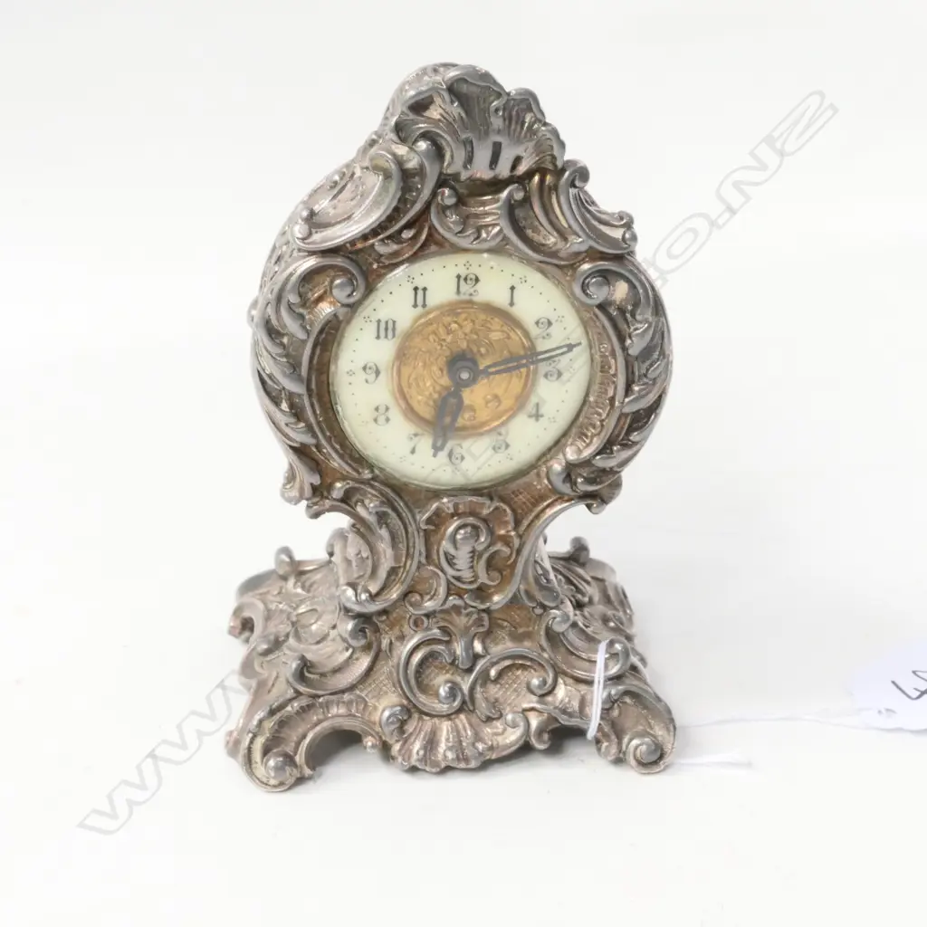 SMALL ANTIQUE CLOCK Image 1++