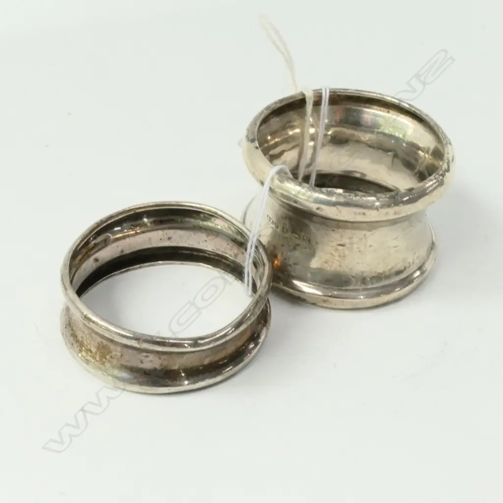 2 SILVER NAPKIN RINGS 20GMS Image 1++