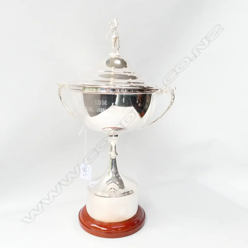 SILVER PLATE GOLFING TROPHY Image 1++