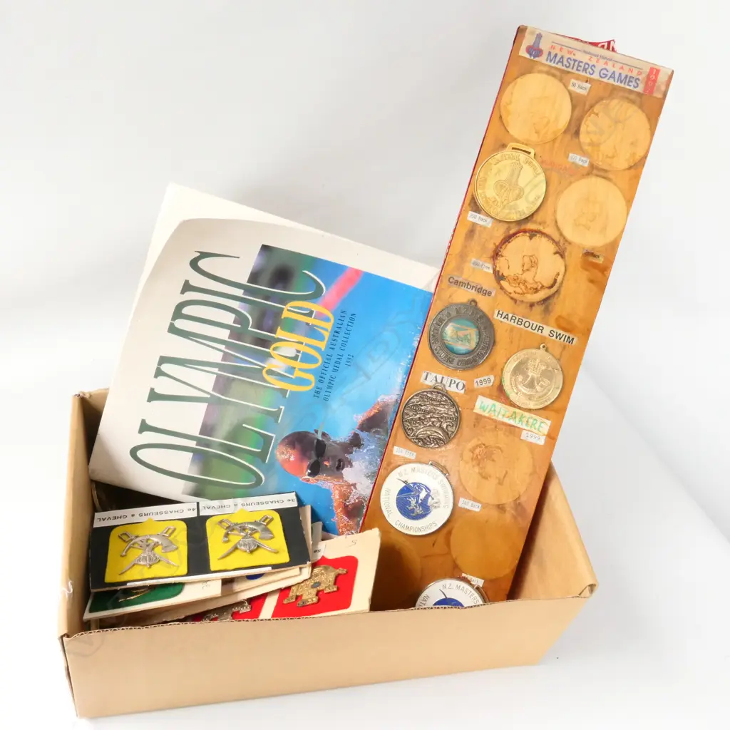 LOT ASST N.Z MASTERS MEDALS / REPRODUCTION FRENCH MILITARY PINS ETC Image 1++