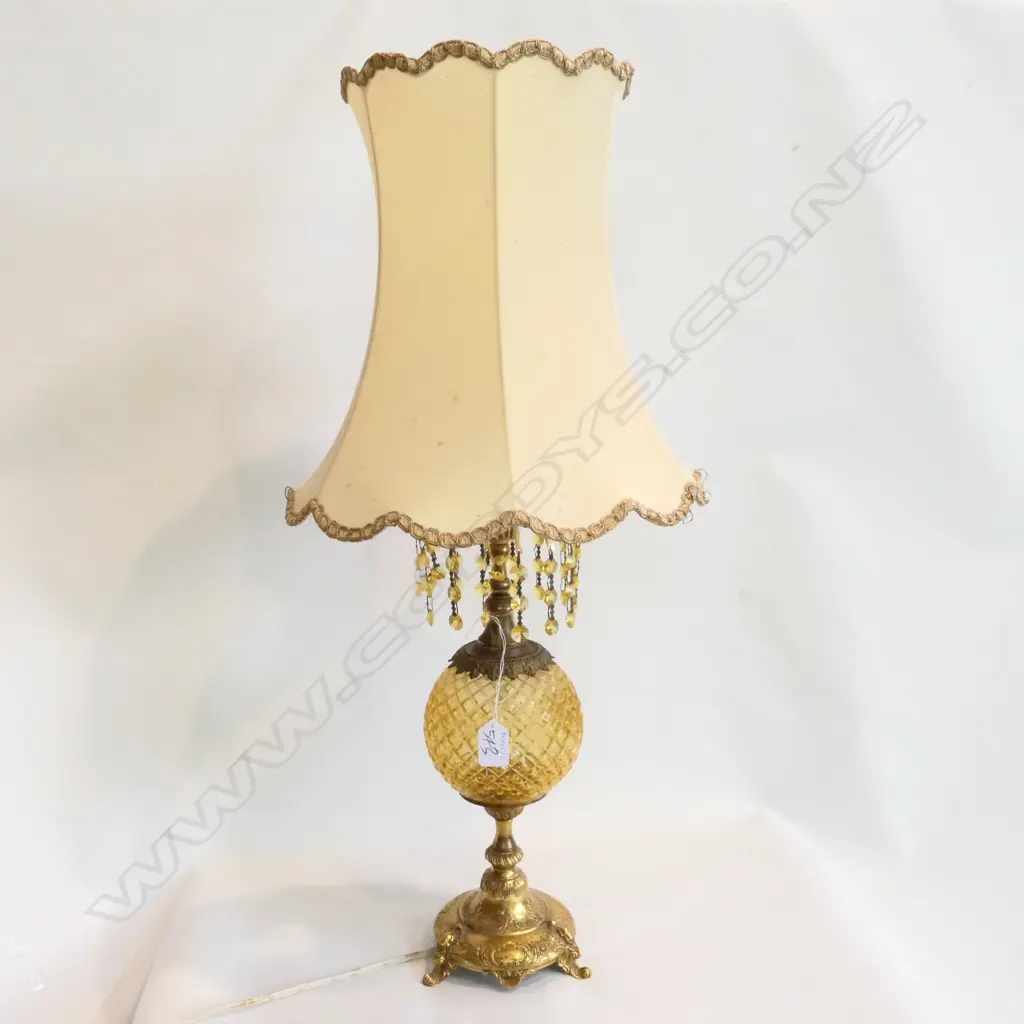 GLASS & BRASS BASED TABLE LAMP Image 1++