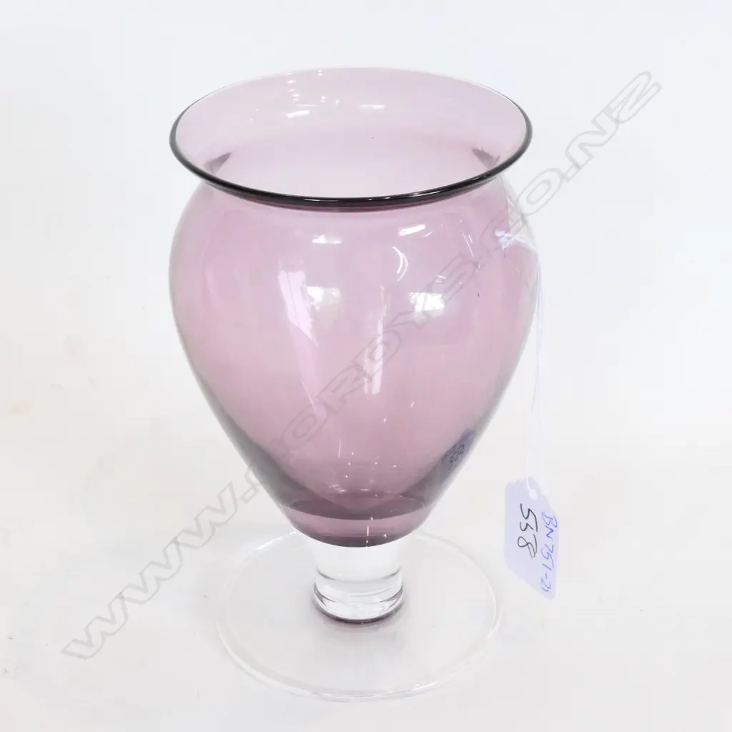 WILLIAM YEOWARD GLASS VASE Image 1++