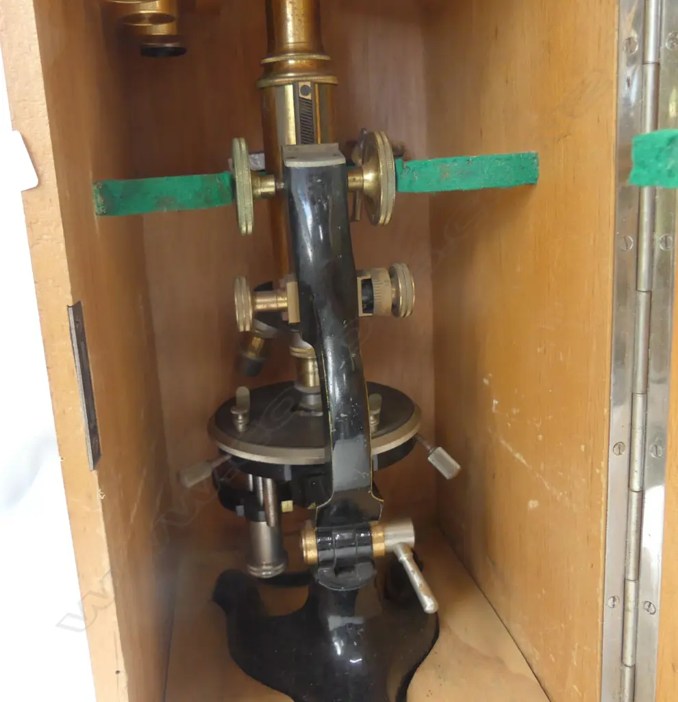 BRASS AND METAL MICROSCOPE, CASED 370MM W 18973 Image 1++
