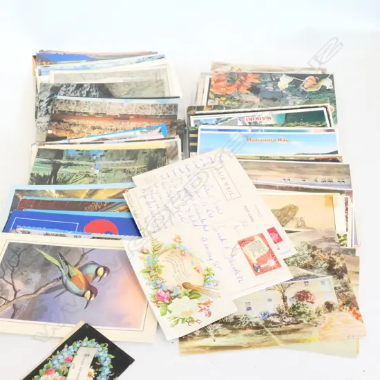 COLLECTION OF VINTAGE POSTCARDS