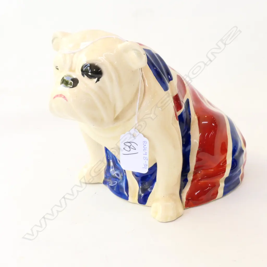 ROYAL DOULTON SEATED ENGLISH BULLDOG WITH UNION JACK RD#645648 H.160MM 18952 Image 1++