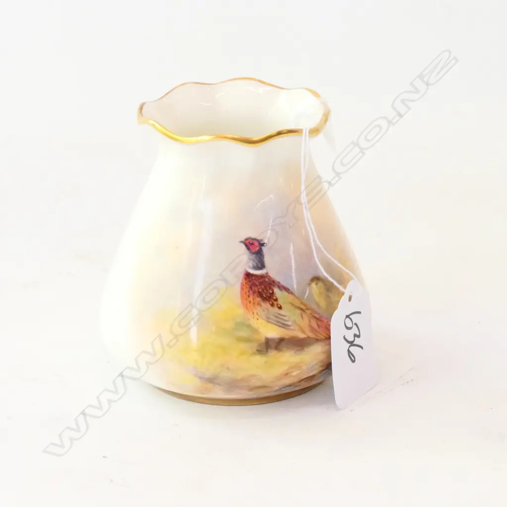 SQUAT ROYAL WORCESTER HAND PAINTED PEACOCK VASE SIGNED H90MM 18998 Image 1++