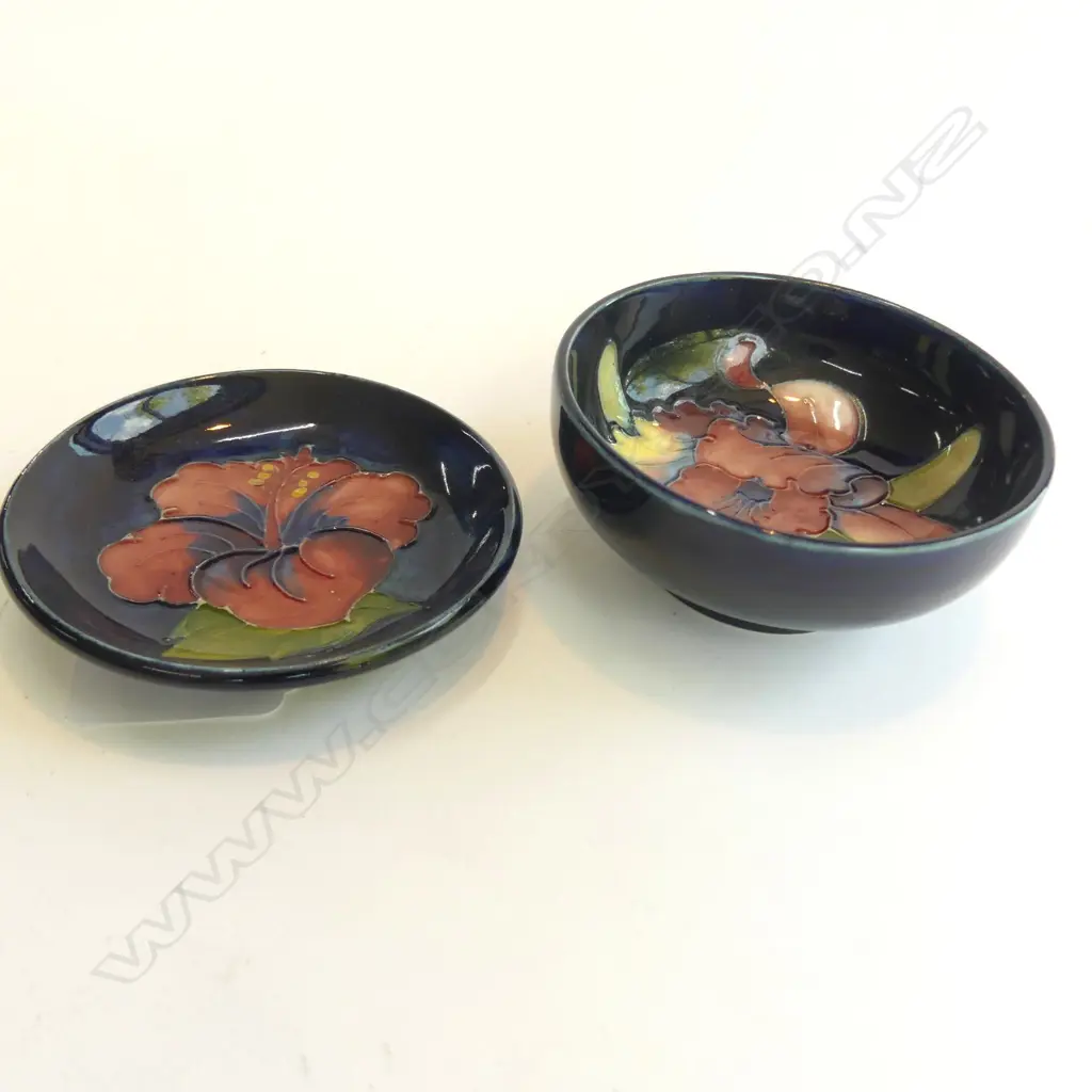 2 SMALL MORECROFT DISHES D. 75MM Image 1++