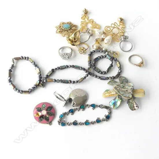 ASSORTED PAUA JEWELLERY & MISC RINGS & BROOCHES