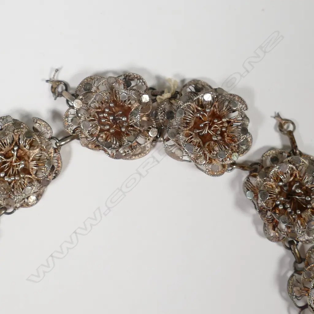 ANTIQUE FILLIGREE BROOCH, BRACELET (AF)  & STUD EARRINGS Image 1++