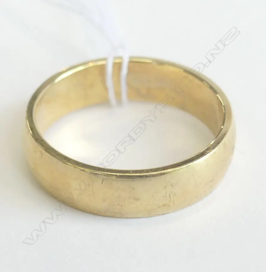 9CT GOLD WEDDER, 4.9GM Image 1++