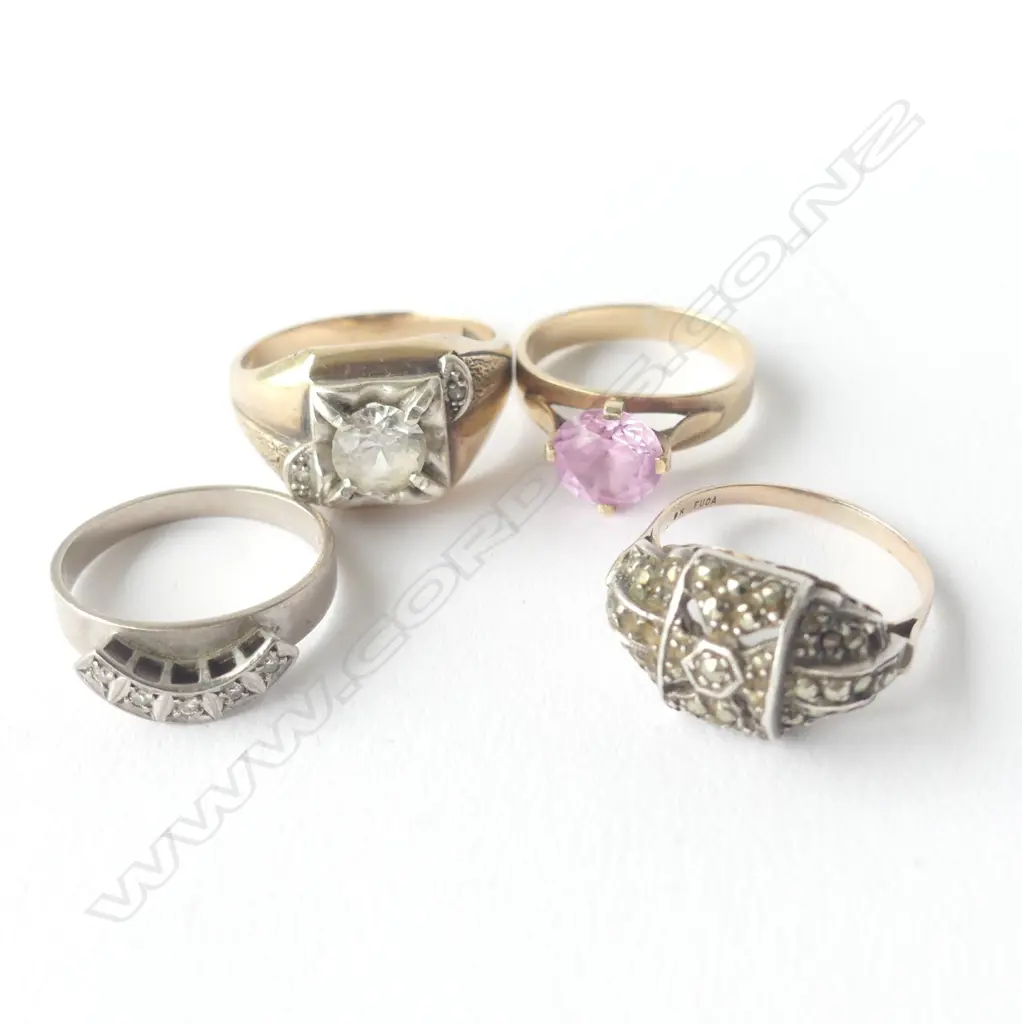 FOUR ASSORTED 9CT GOLD RINGS, 17GM TOTAL Image 1++