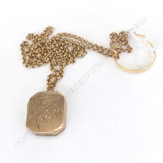 9CT GOLD LOCKET ON GOLD CHAIN + BROKEN 18CT RING, 0.7GM
