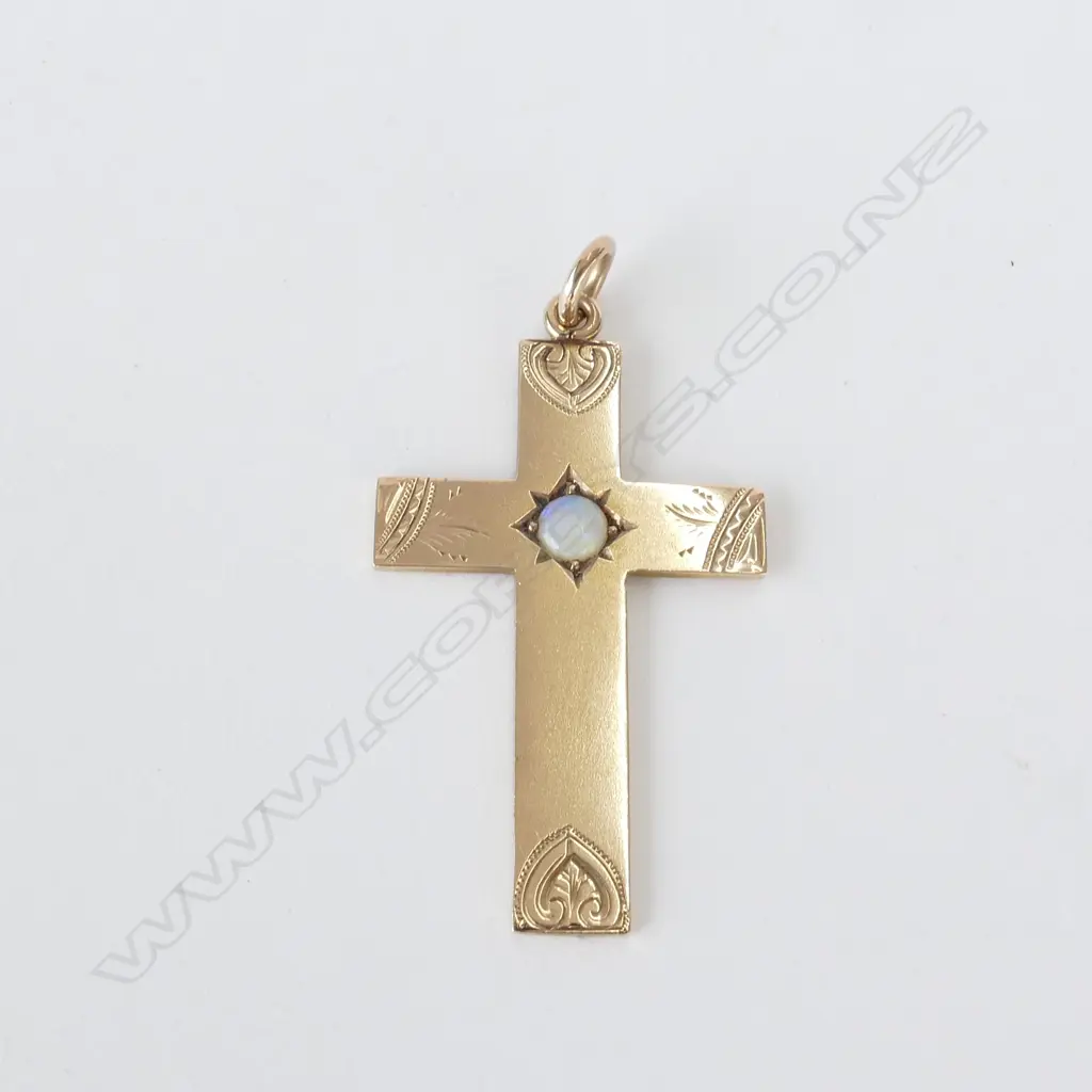 9CT GOLD AND OPAL SET CROSS  3.59gm Image 1++