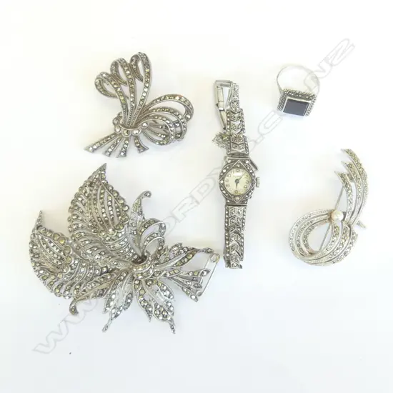 FIVE ASSORTED MARCASITE & SILVER PIECES, INCL BROOCHES, RING & WATCH