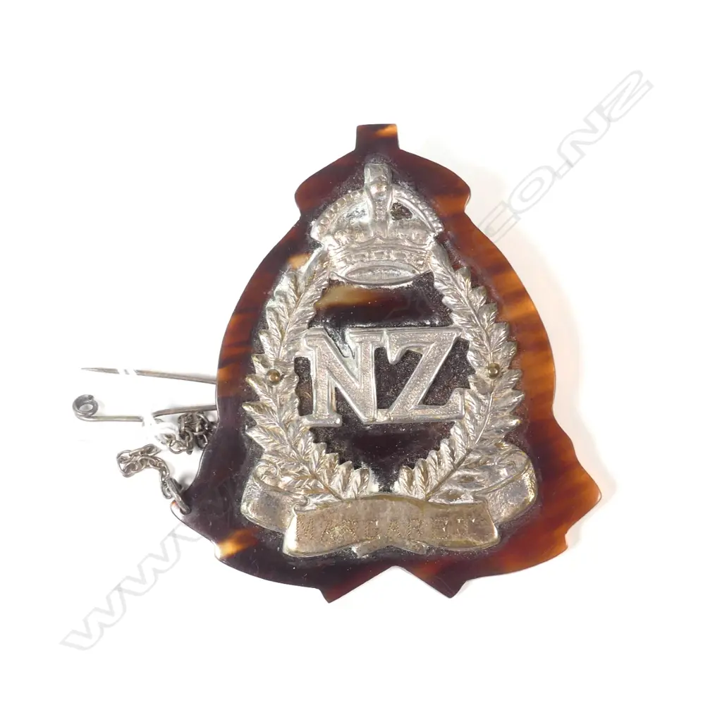 NZ WWI FIJI SWEETHEART BADGE Image 1++