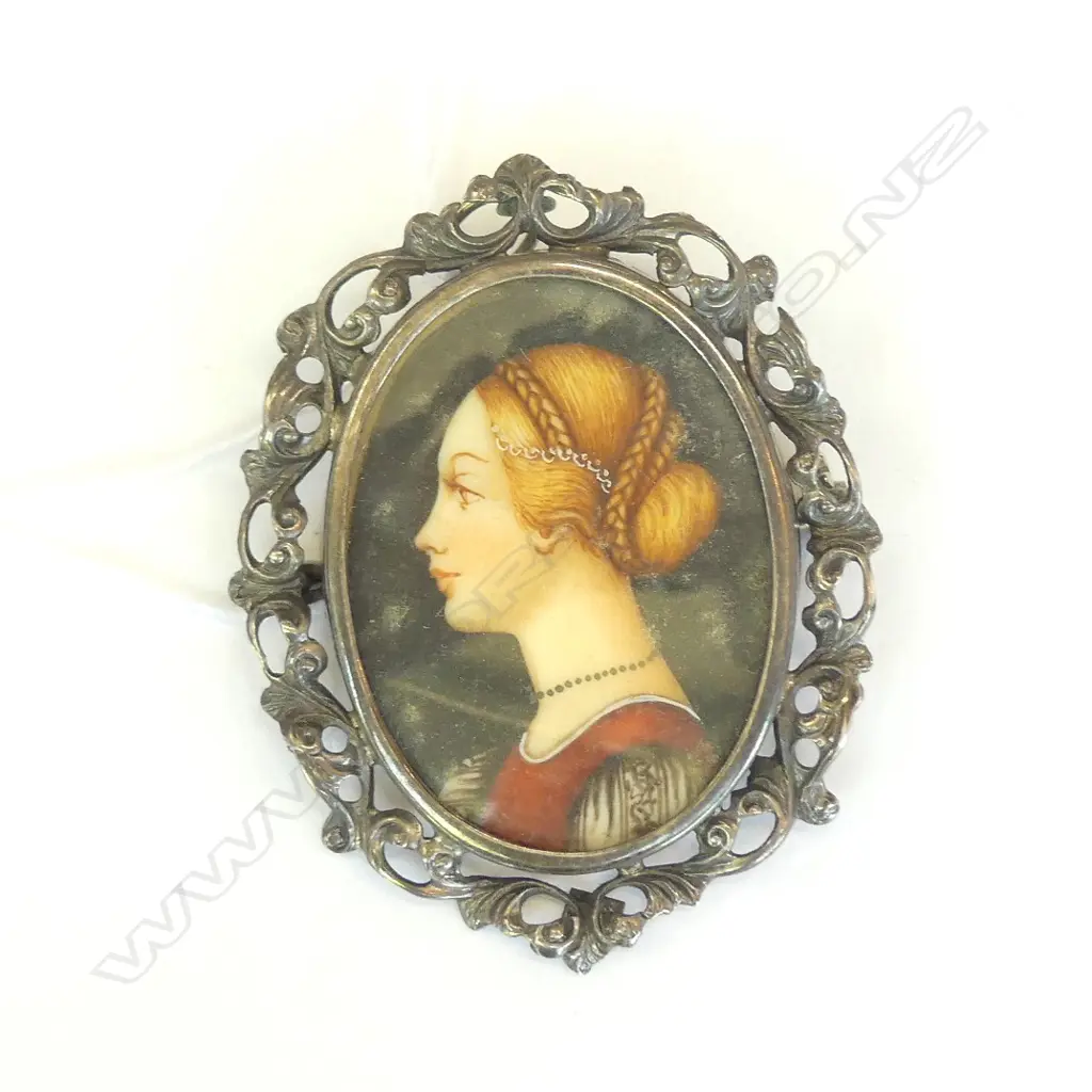 .800 SILVER PORTRAIT MINIATURE BROOCH Image 1++
