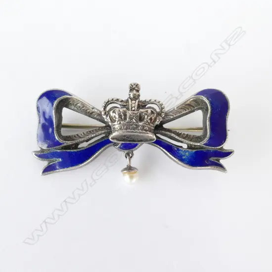 SILVER AND ENAMEL BROOCH (AF)