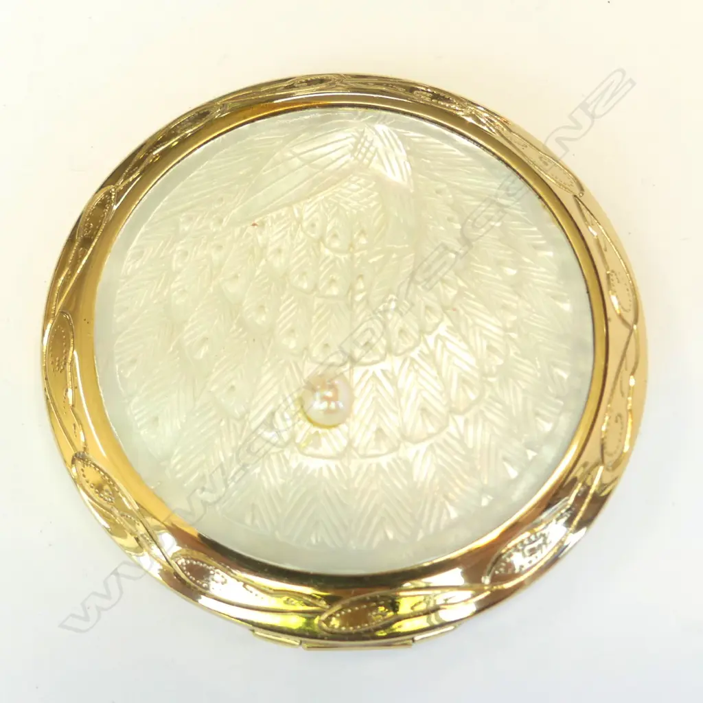 M.O.P POWDER COMPACT Image 1++