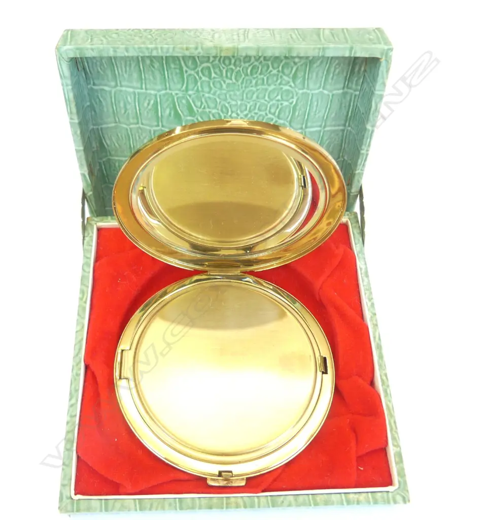 M.O.P POWDER COMPACT Image 1++