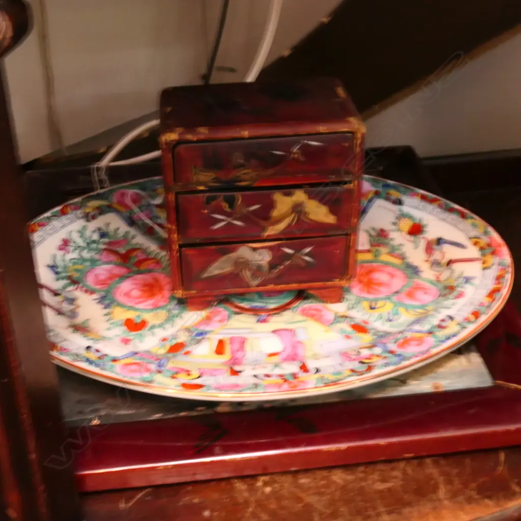 JAPANESE SMALL TRINKET CHEST/ASHET/+PAINTING Image 1++