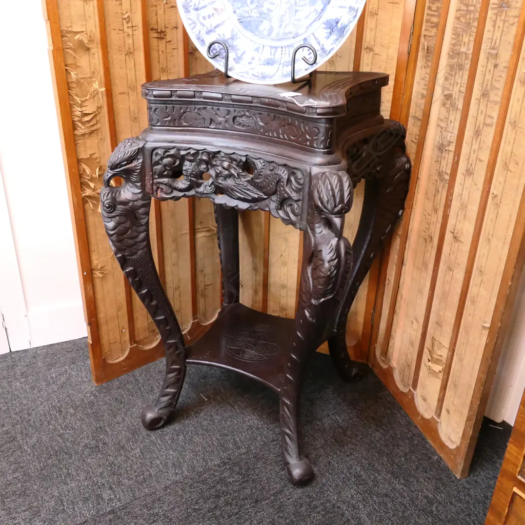 CARVED CHINESE HARDWOOD VASE STAND Image 1++