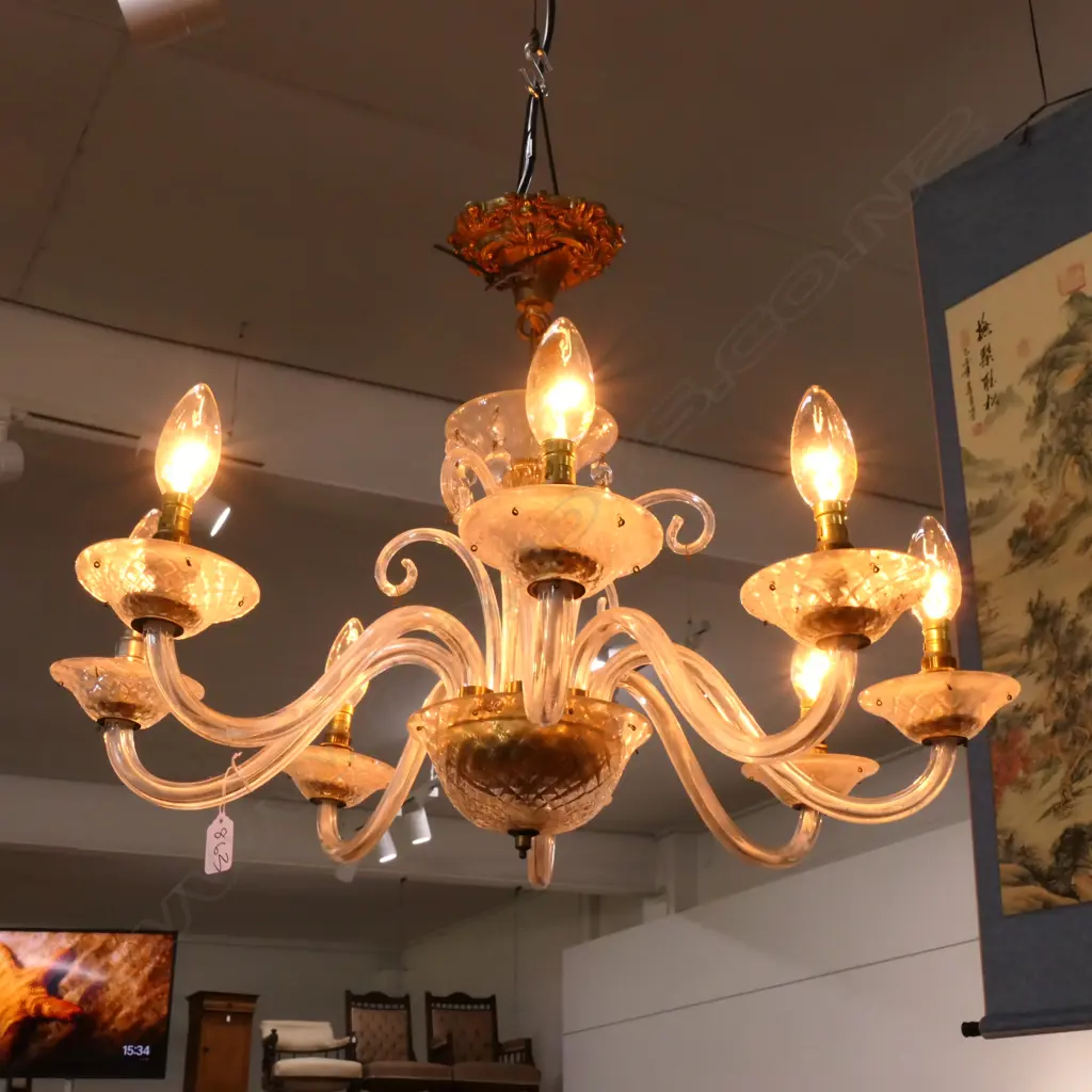 VINTAGE 8 ARM CHANDELIER Image 1++
