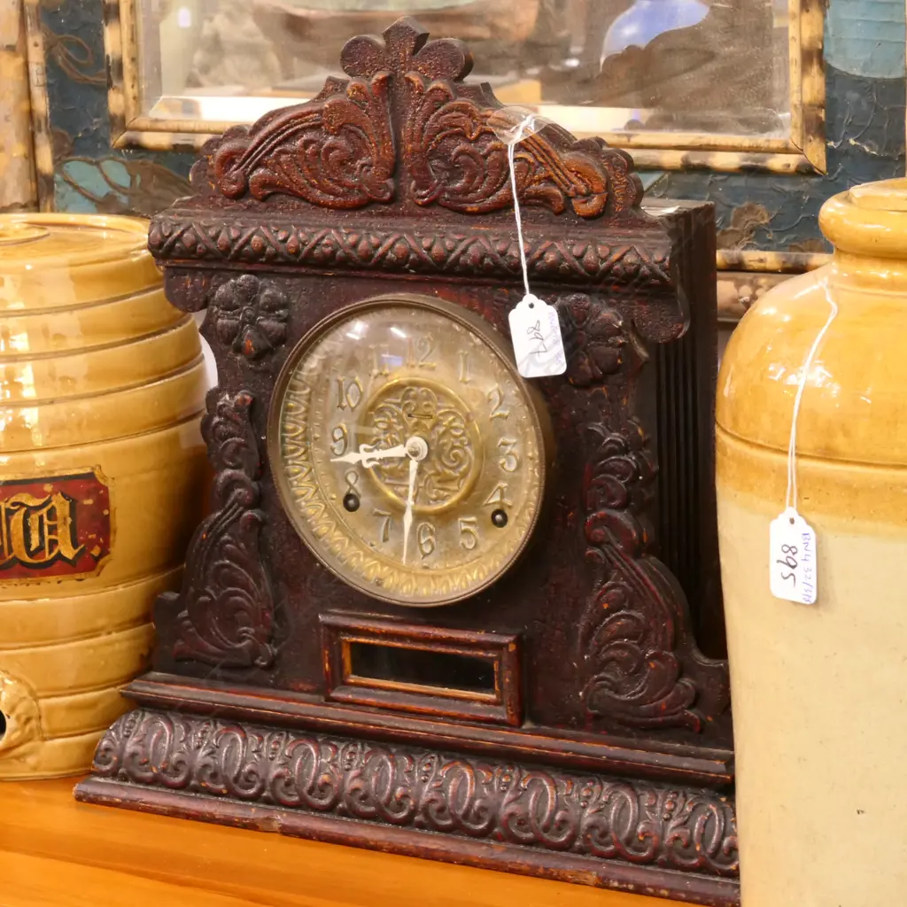 INGRAHAM COMPANY OAK FRAMED MANTEL CLOCK WITH BRASS DIAL KEY & PENDULUM H.400MM 18927 Image 1++