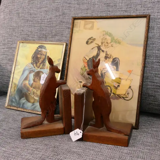 PR OF KANGAROO BOOKENDS + 2 RETRO PRINTS