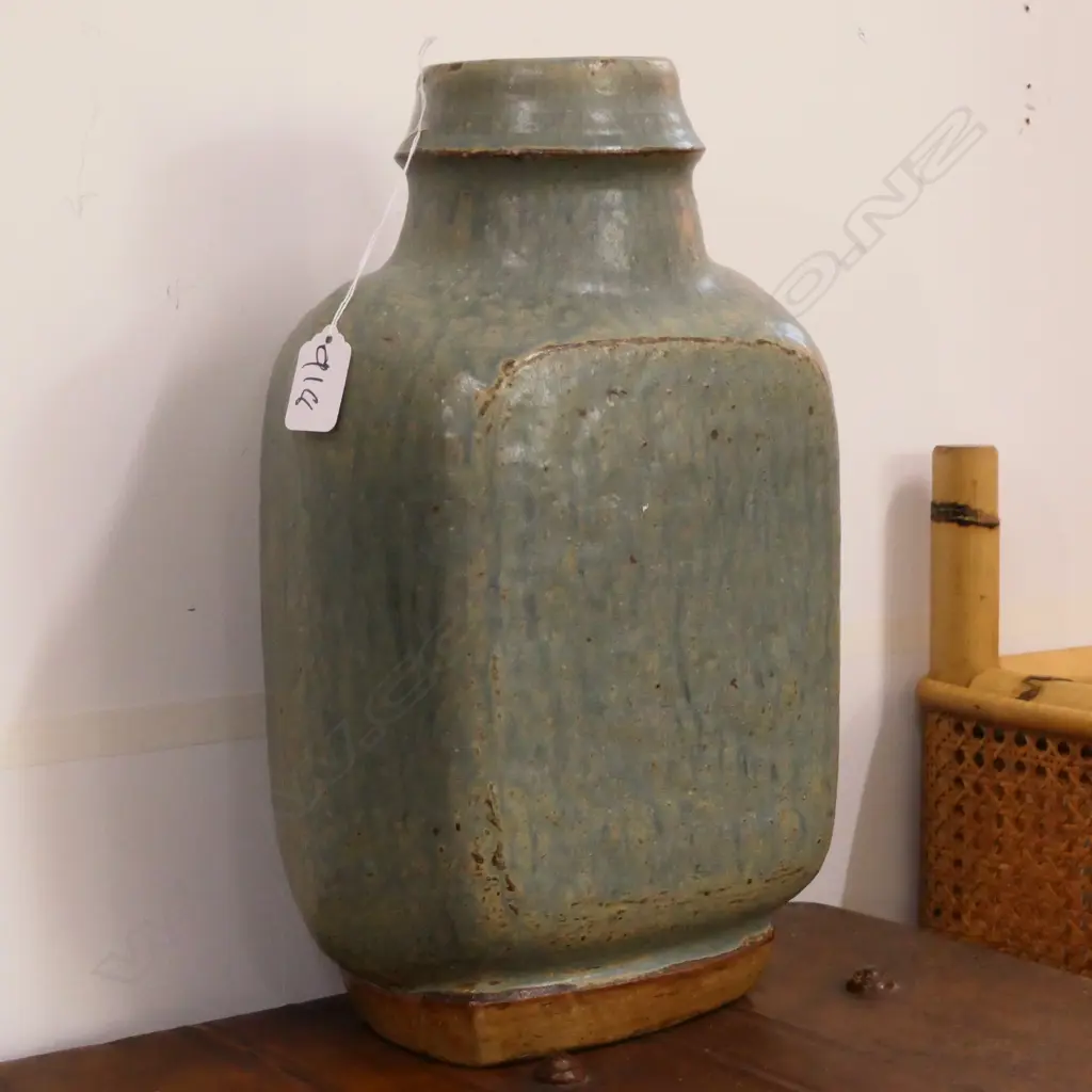 ROSEMARIE PERRY (nz) VASE Image 1++