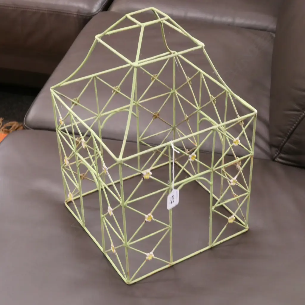 DECORATIVE METAL FRAME Image 1++