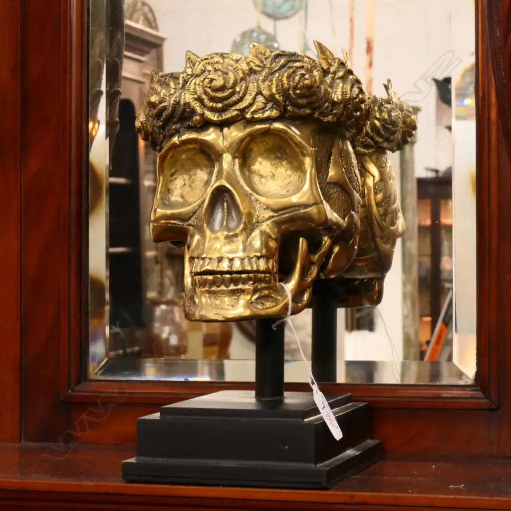 BRONZE SKULL WITH ROSE CROWN ON STAND H.275mm Image 1++