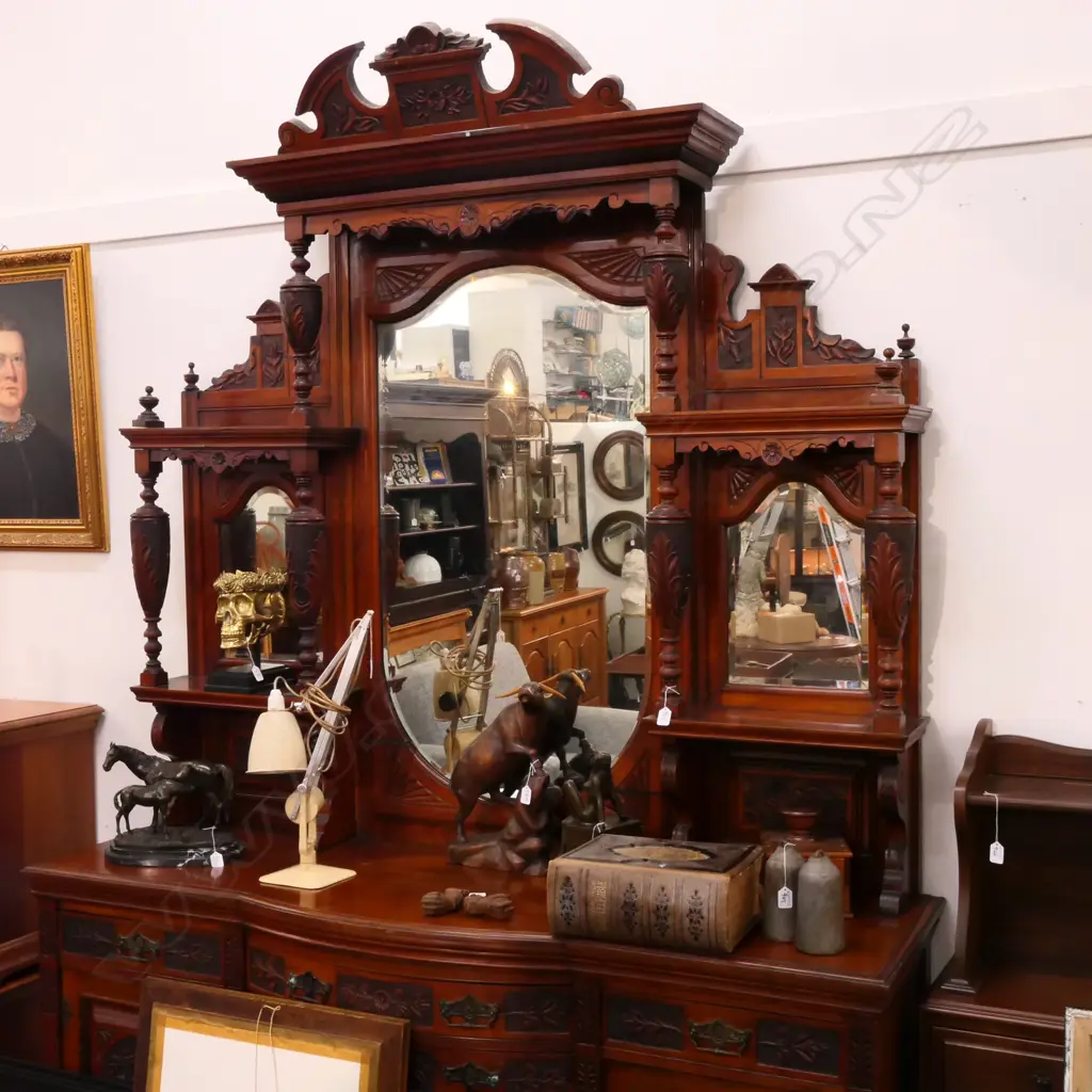 MIRROR BACK DRESSER Image 1++