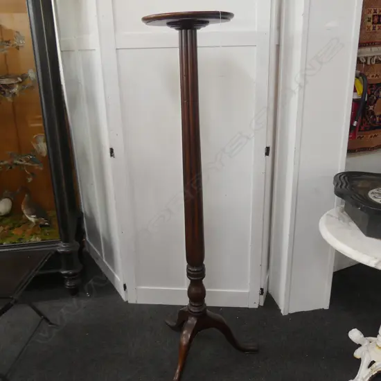 LATE GEORGIAN MAHOGANY TRIPOD BASE TORCHERE STAND, H.1520mm