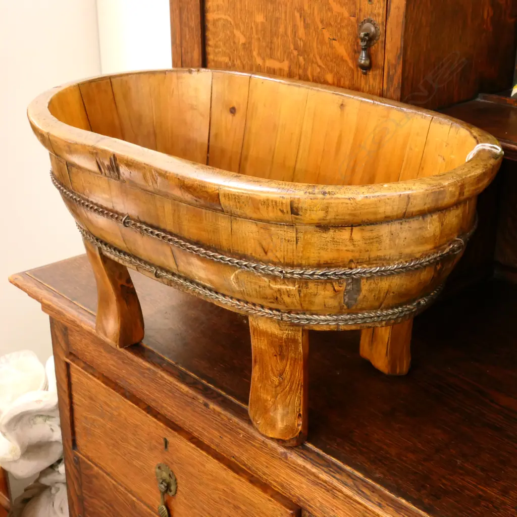 ANTIQUE WOODEN CHINESE WASH BASIN Image 1++