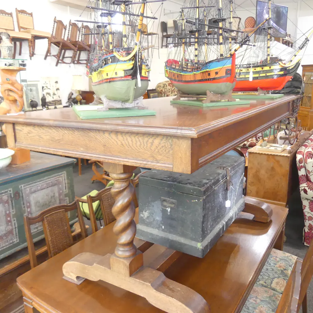 BARLEY TWIST OAK DINING TABLE & 6 CHAIRS w WYCOMBE CANE BACKS Image 1++