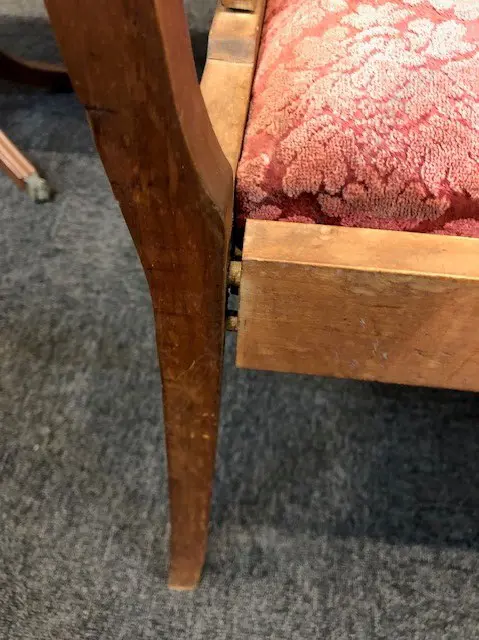 PR OF EDWARDIAN PARLOUR CHAIRS, WITH RESTRAINED NOUVEAU BACKS Image 1++